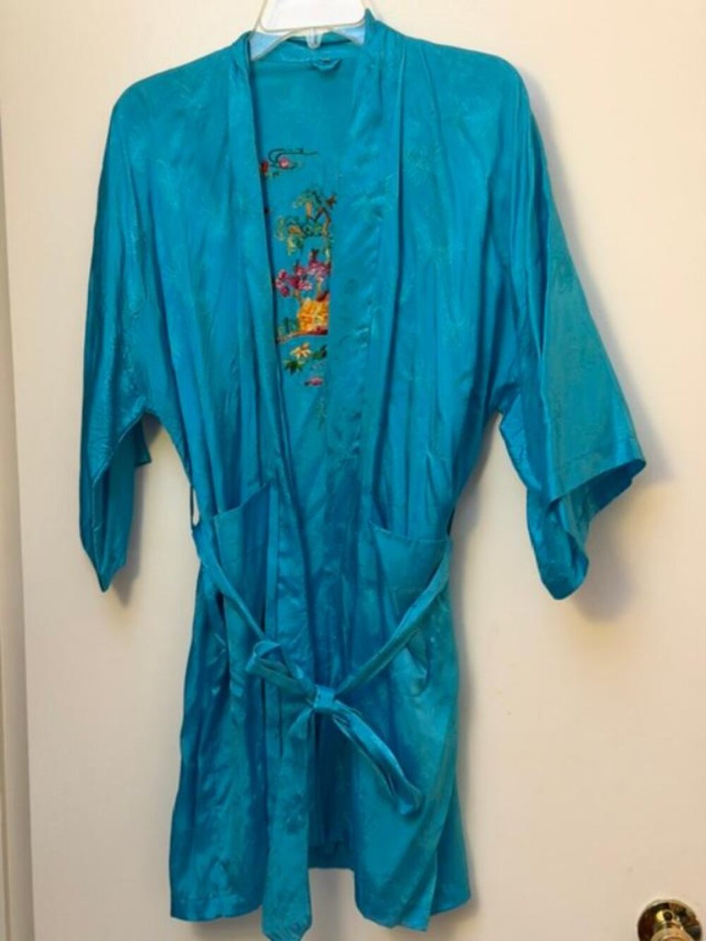 Vintage Japanese Silk Bed Jacket with Belt and Hand-Crafted Needlepoint Design - Picture 5 of 5